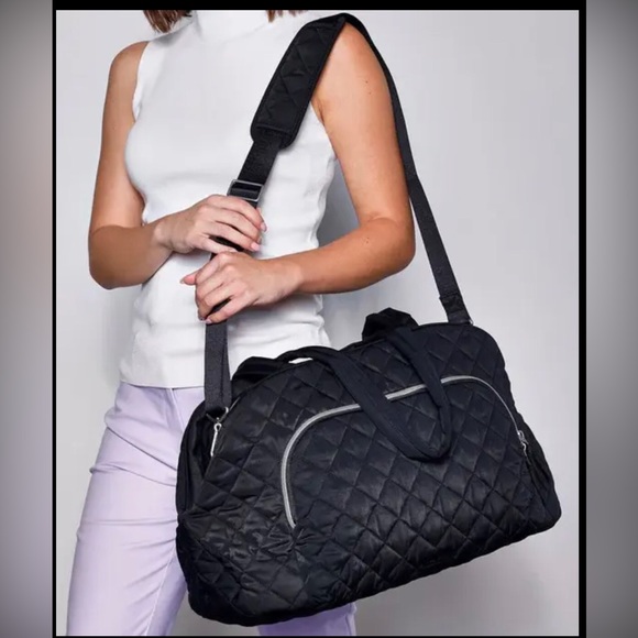 Vera Bradley Performance Twill Weekender Travel Carry-On Bag Duffle Red luggage - Picture 11 of 11